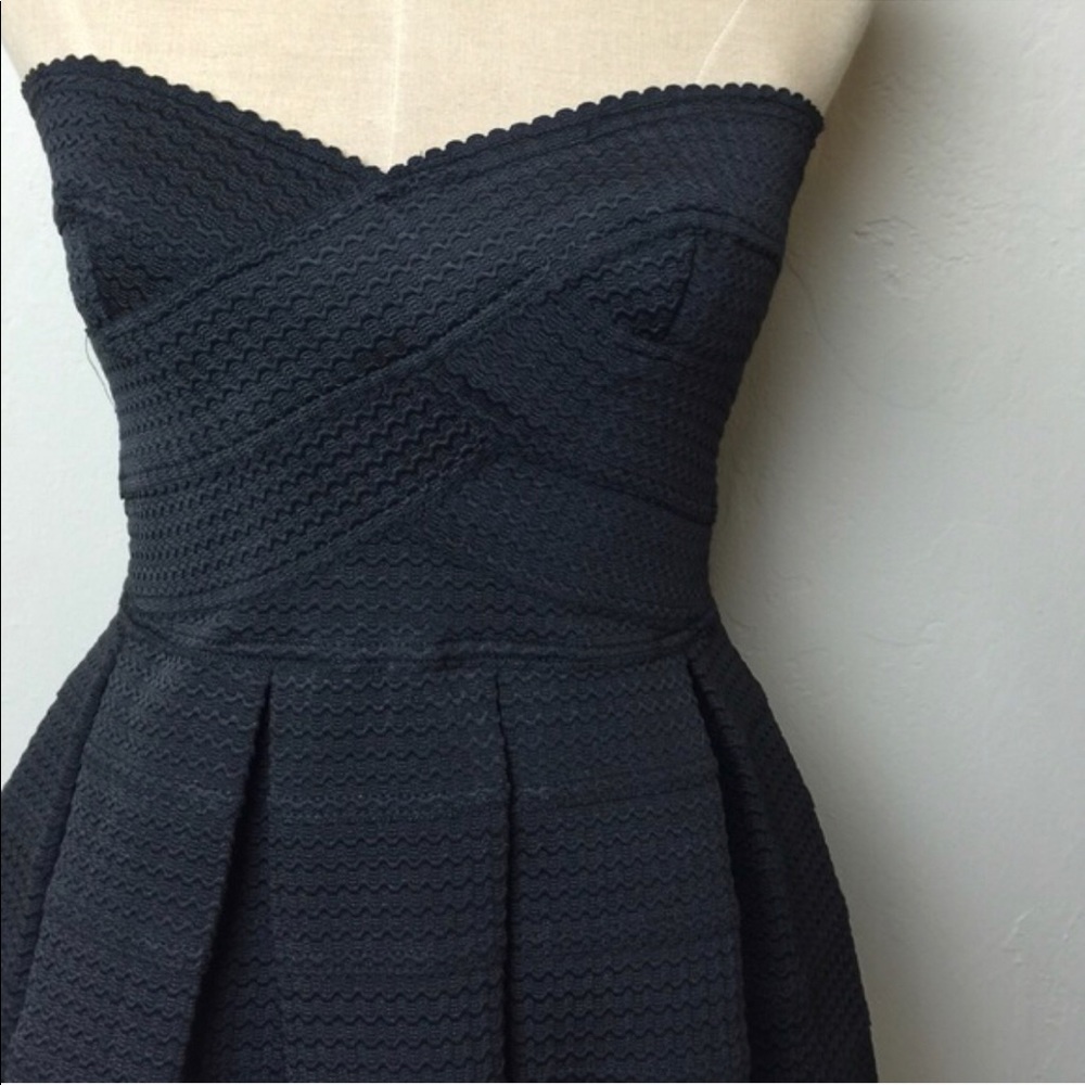 Gorgeous Sans Souchi strapless dress - Picture 2 of 3